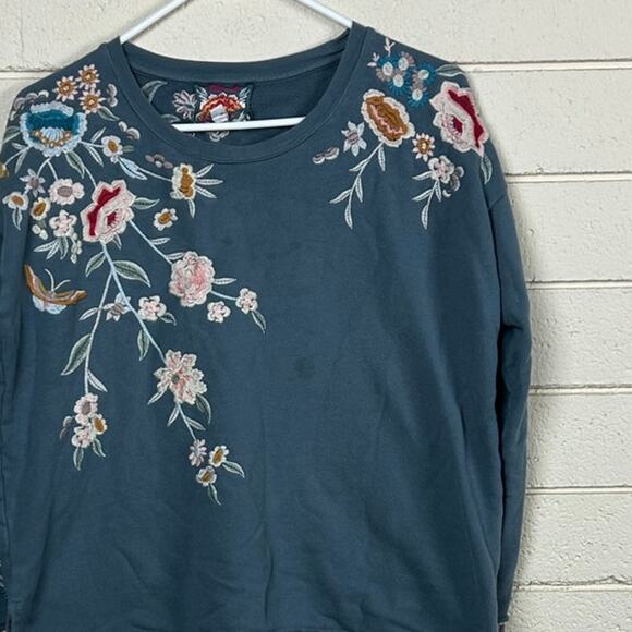 Johnny Was Blue/Gray Embroidered Floral Sweatshirt Top size M - Picture 7 of 8